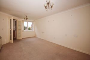LIVING ROOM- click for photo gallery